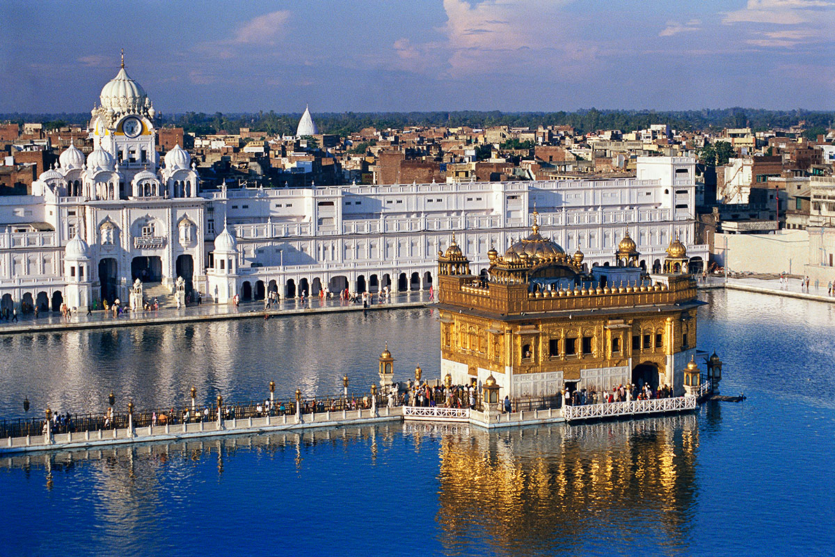 Golden Temple - One Travel Girl